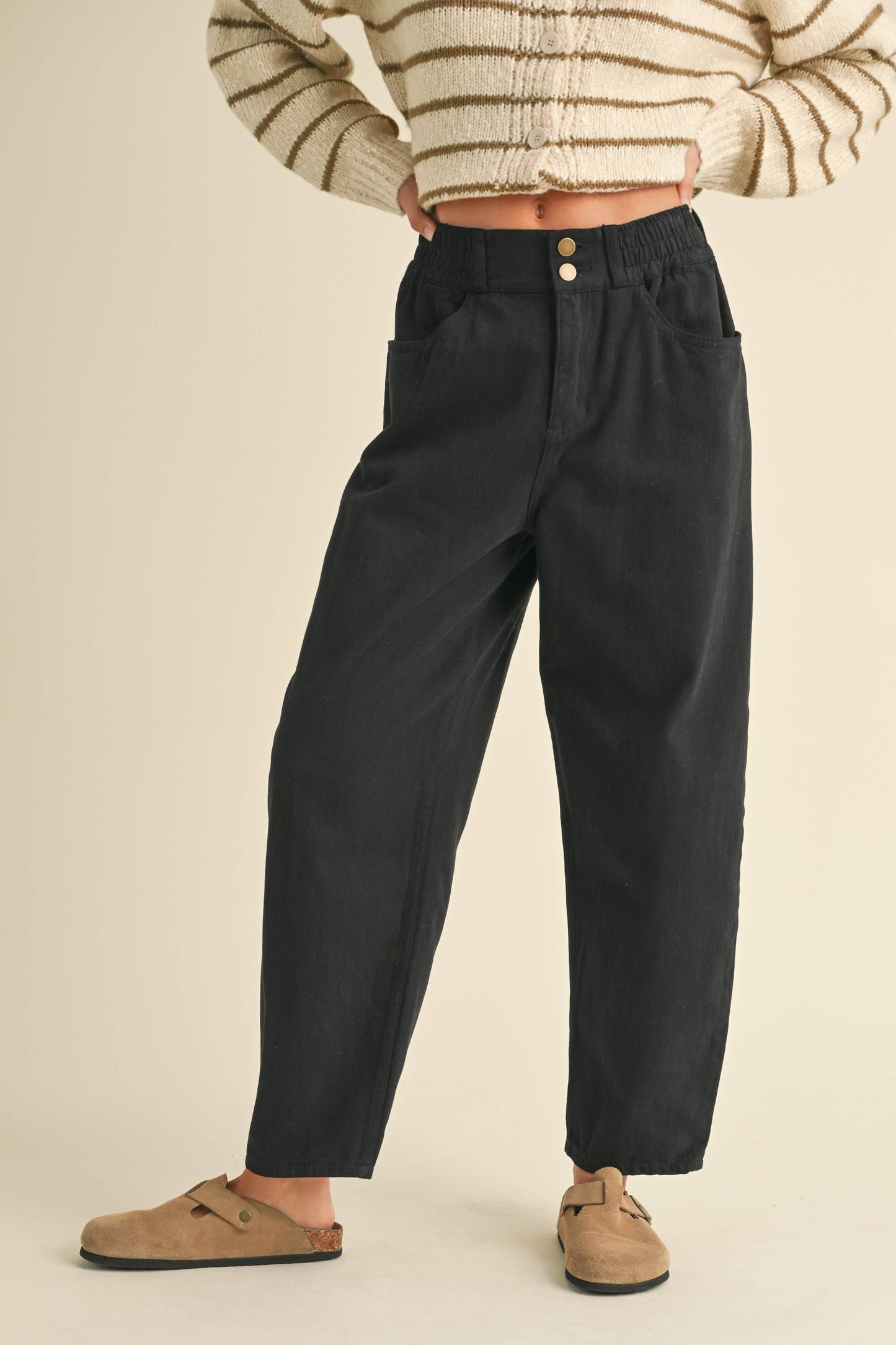 BLACK COTTON BARREL PANTS