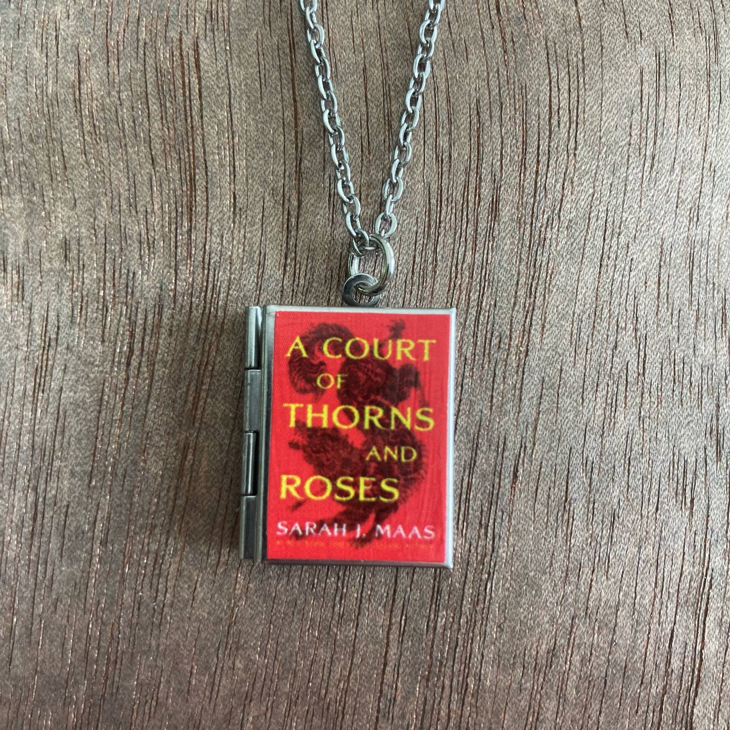 Book Locket A Court of Thorns and Roses: Stainless Steel