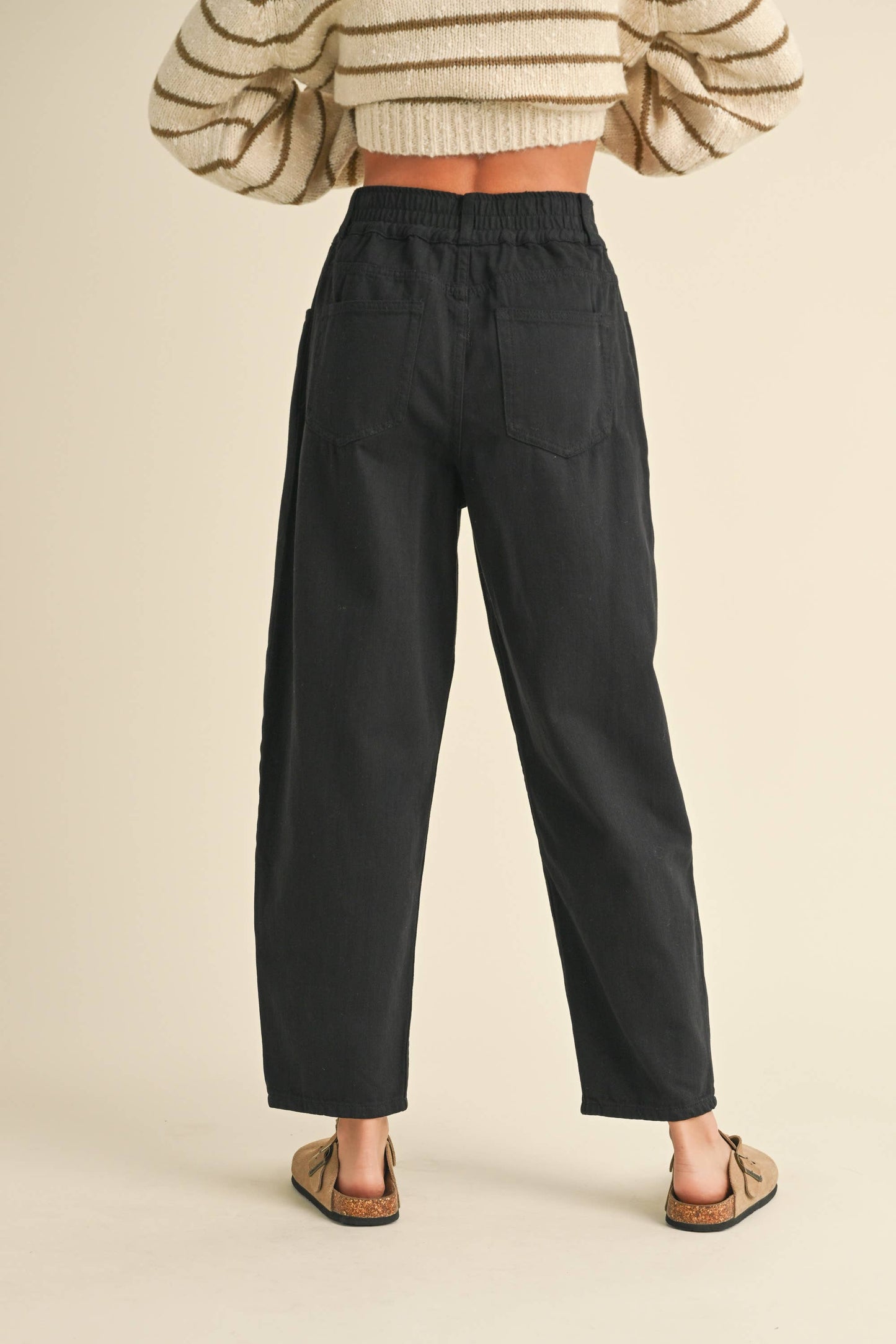 BLACK COTTON BARREL PANTS