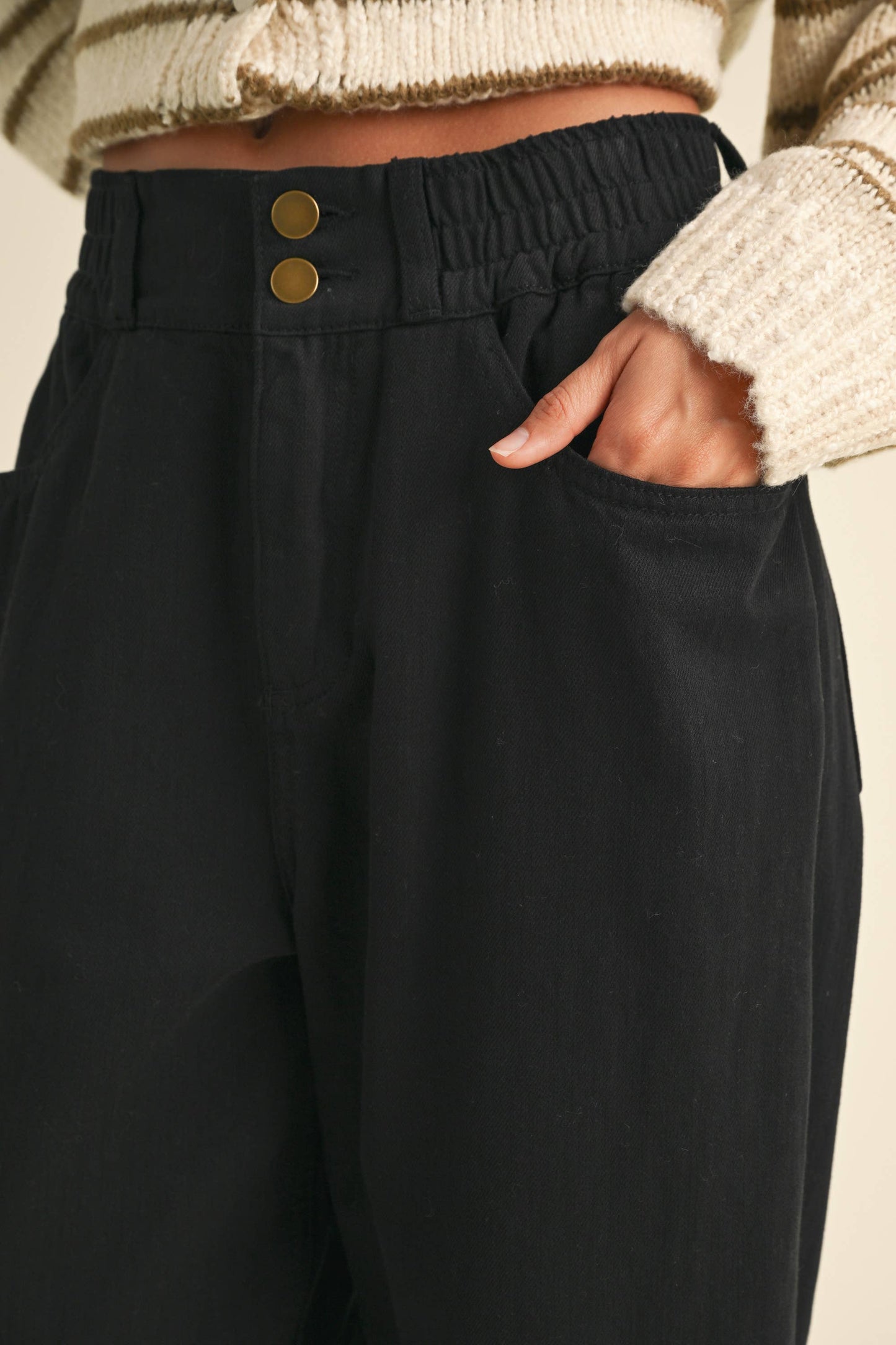 BLACK COTTON BARREL PANTS